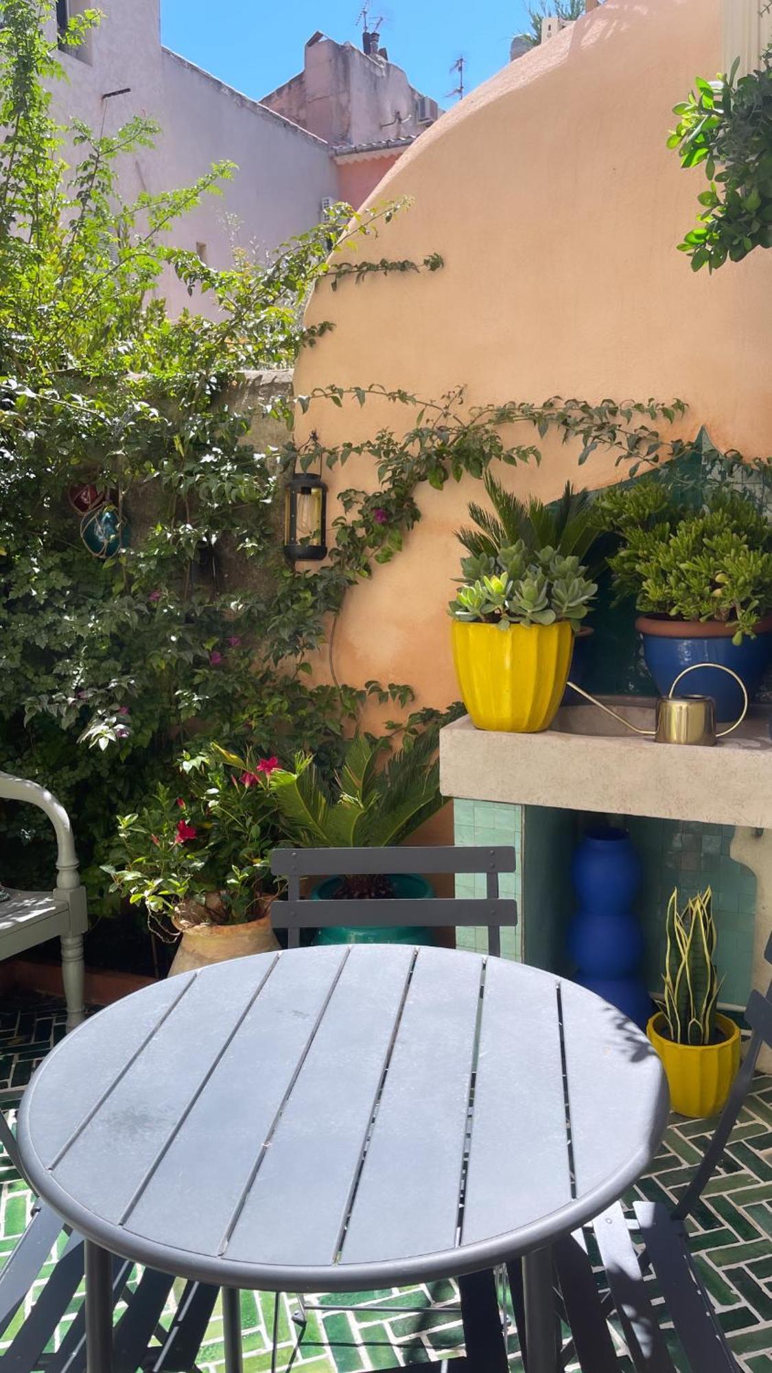 Petit Patio - 2 Chambres - Centre Ville - Climatisation カシ エクステリア 写真
